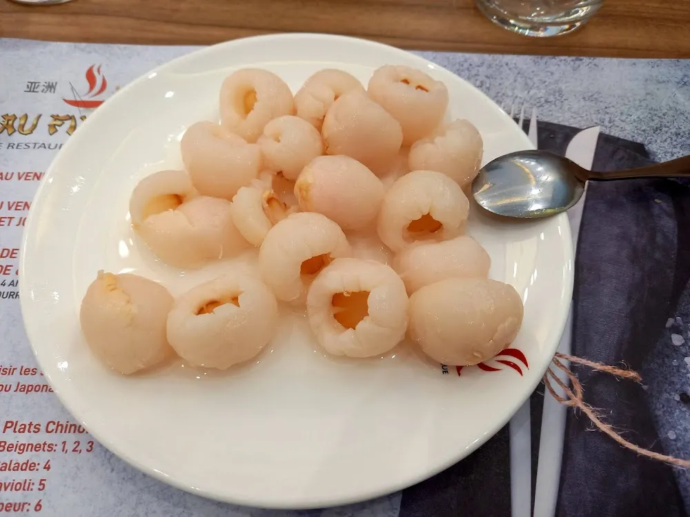 Petite Assiette de Litchis Au Sirop
